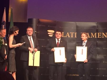 Laško se je letos uvrstilo med 11 kandidatk za nagrado Zlati kamen, ki se podeljuje najbolj prodornim občinami v Sloveniji. Nagrado je prevzel župan Franc Zdolšek.